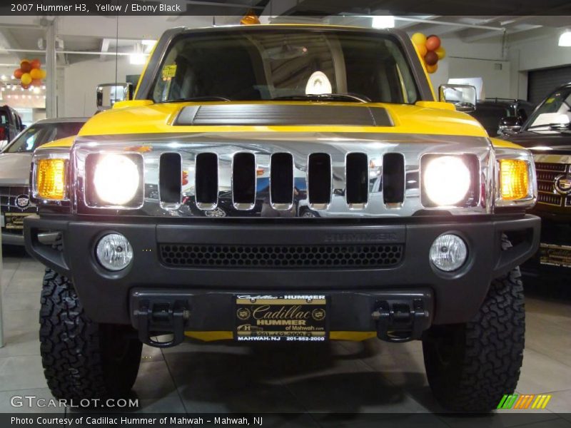 Yellow / Ebony Black 2007 Hummer H3
