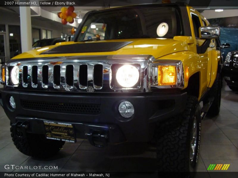 Yellow / Ebony Black 2007 Hummer H3
