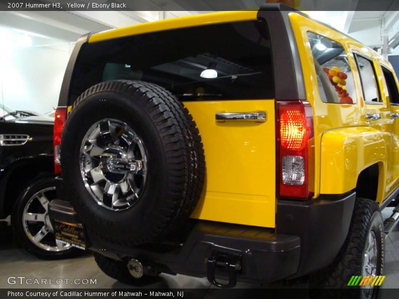 Yellow / Ebony Black 2007 Hummer H3