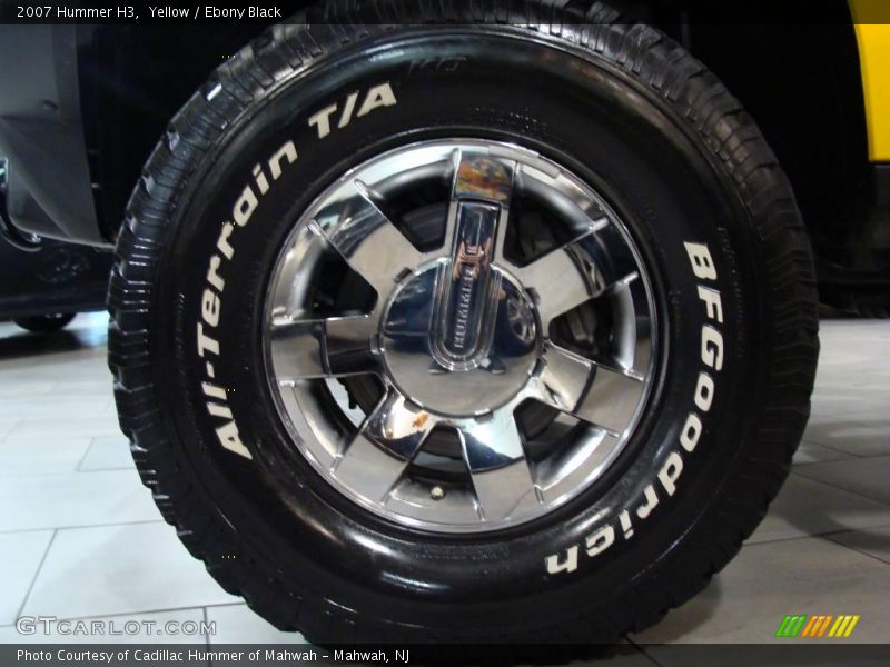 Yellow / Ebony Black 2007 Hummer H3