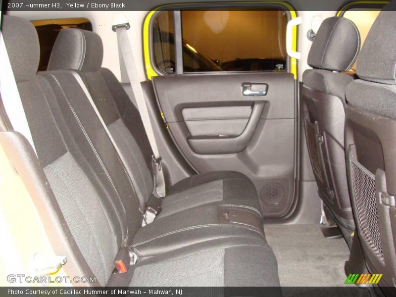 Yellow / Ebony Black 2007 Hummer H3