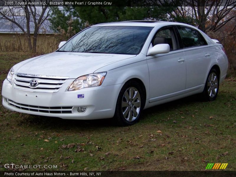 Blizzard White Pearl / Graphite Gray 2005 Toyota Avalon XLS