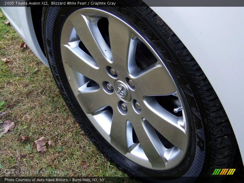 Blizzard White Pearl / Graphite Gray 2005 Toyota Avalon XLS