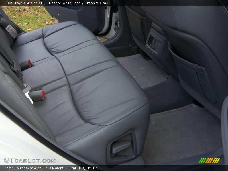 Blizzard White Pearl / Graphite Gray 2005 Toyota Avalon XLS