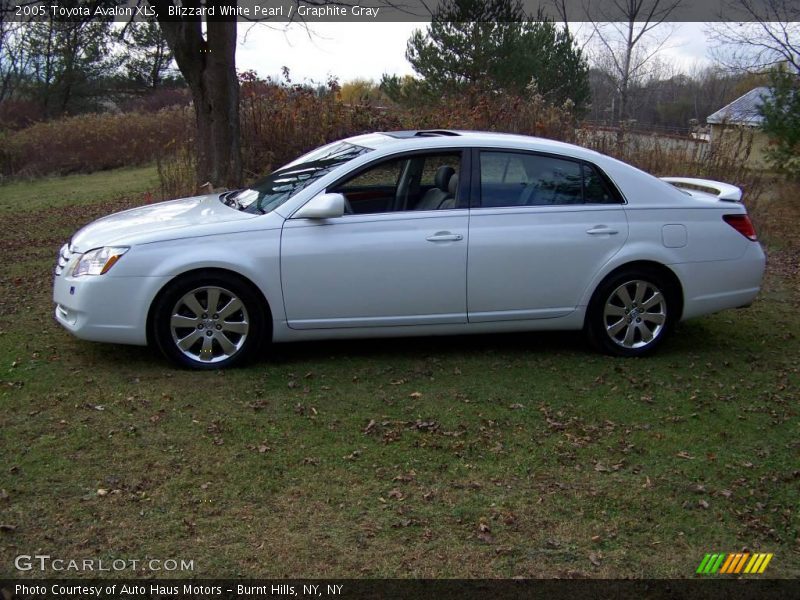 Blizzard White Pearl / Graphite Gray 2005 Toyota Avalon XLS