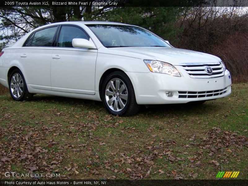 Blizzard White Pearl / Graphite Gray 2005 Toyota Avalon XLS