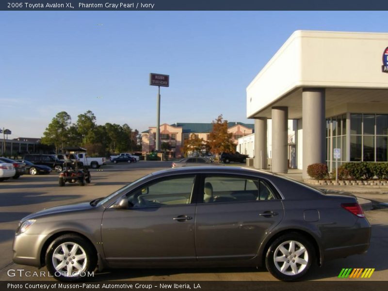 Phantom Gray Pearl / Ivory 2006 Toyota Avalon XL