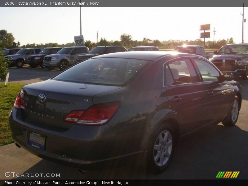 Phantom Gray Pearl / Ivory 2006 Toyota Avalon XL