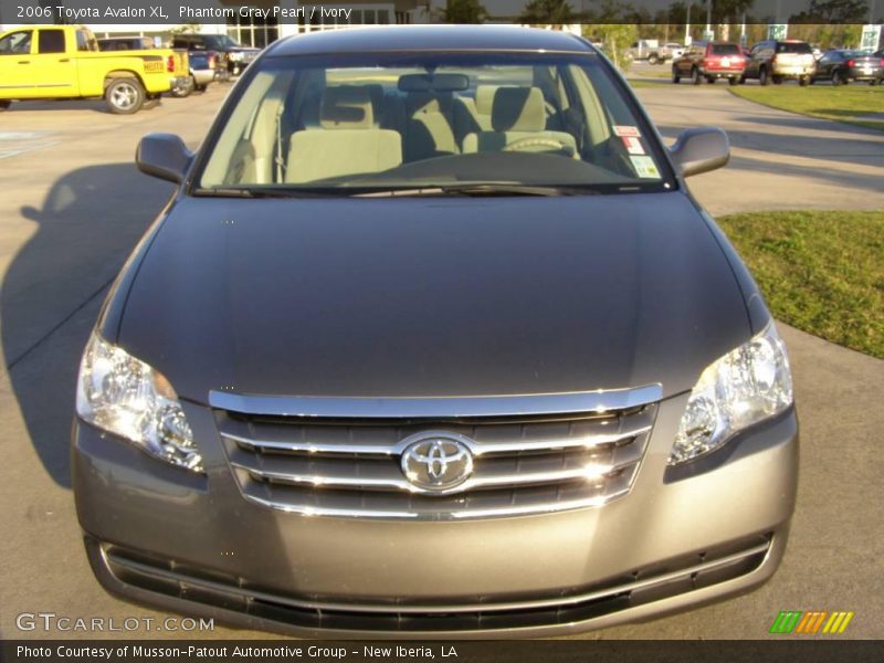 Phantom Gray Pearl / Ivory 2006 Toyota Avalon XL