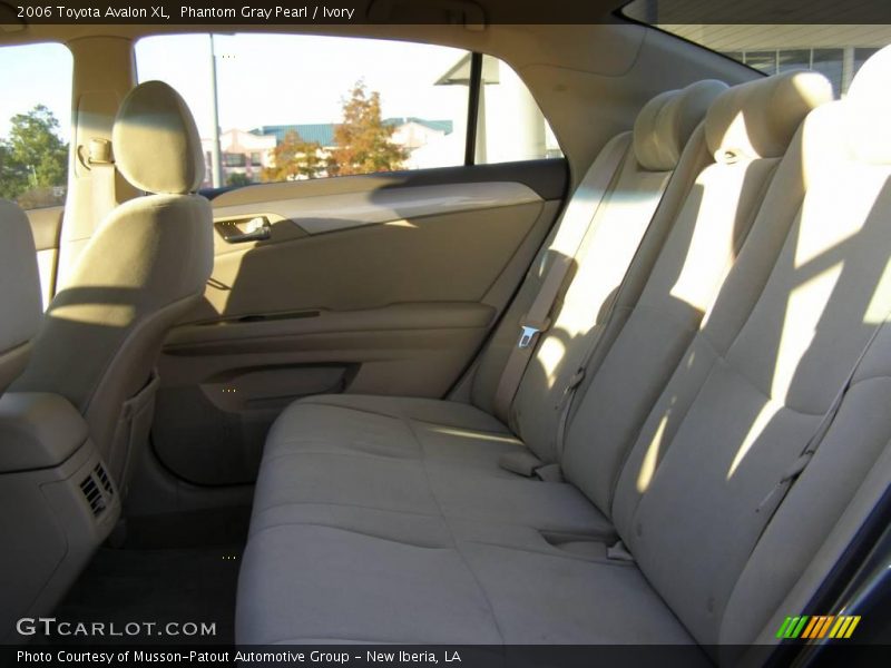 Phantom Gray Pearl / Ivory 2006 Toyota Avalon XL