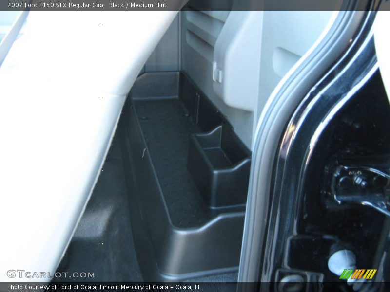 Black / Medium Flint 2007 Ford F150 STX Regular Cab