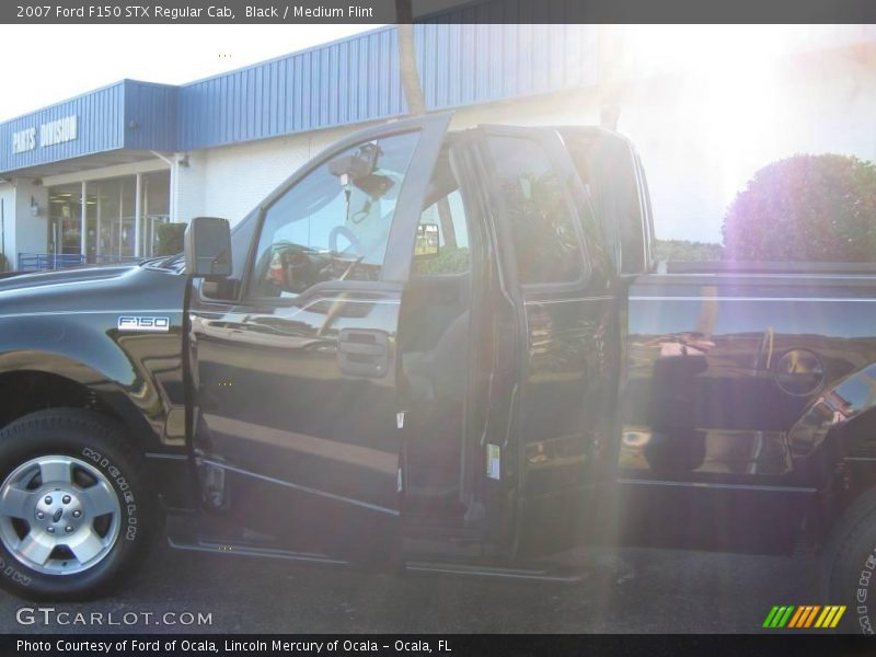Black / Medium Flint 2007 Ford F150 STX Regular Cab