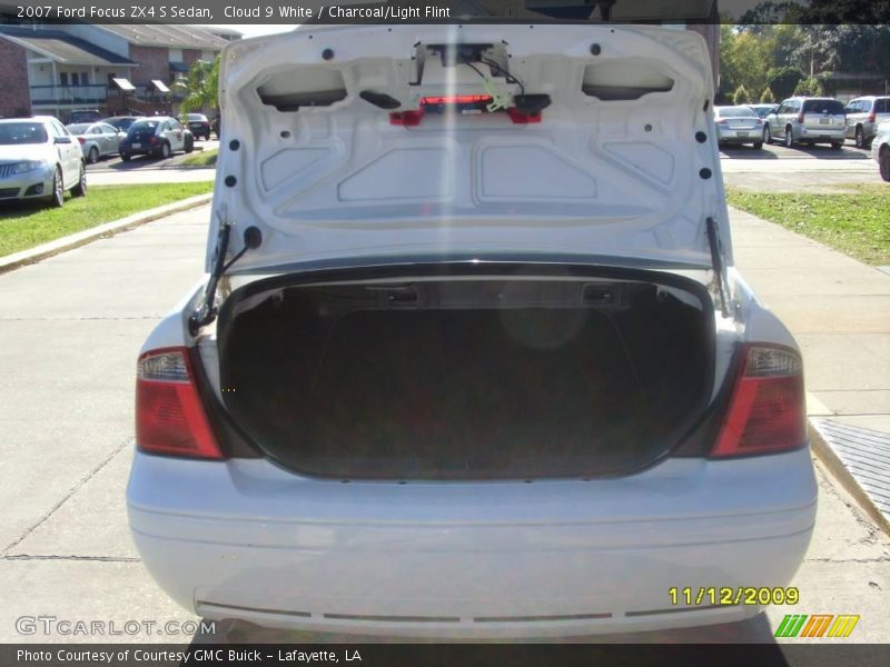 Cloud 9 White / Charcoal/Light Flint 2007 Ford Focus ZX4 S Sedan