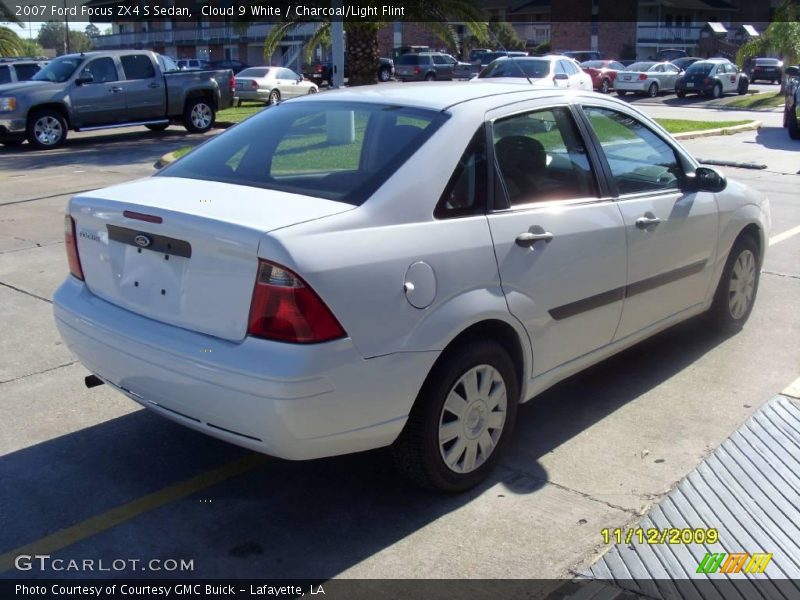 Cloud 9 White / Charcoal/Light Flint 2007 Ford Focus ZX4 S Sedan