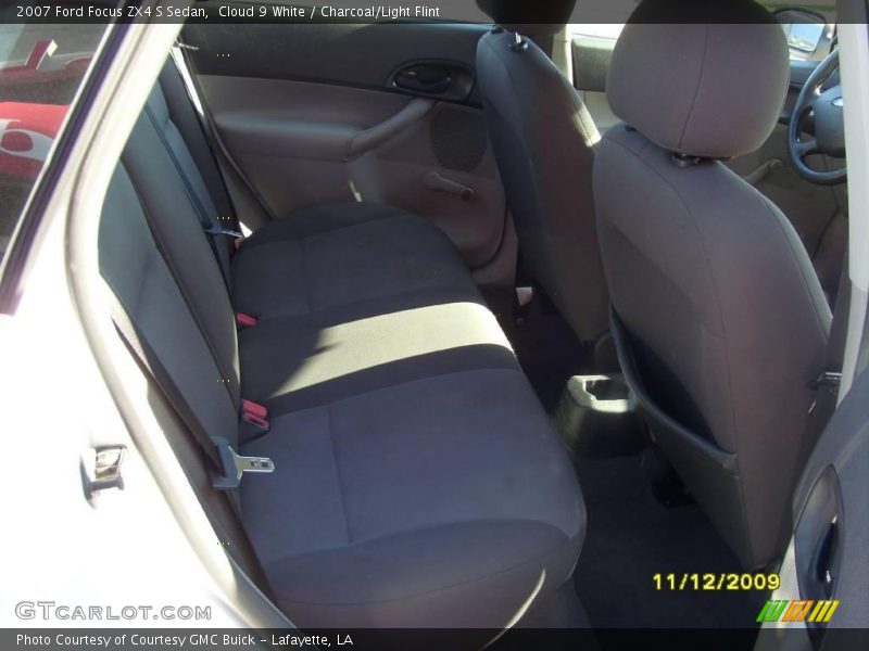 Cloud 9 White / Charcoal/Light Flint 2007 Ford Focus ZX4 S Sedan