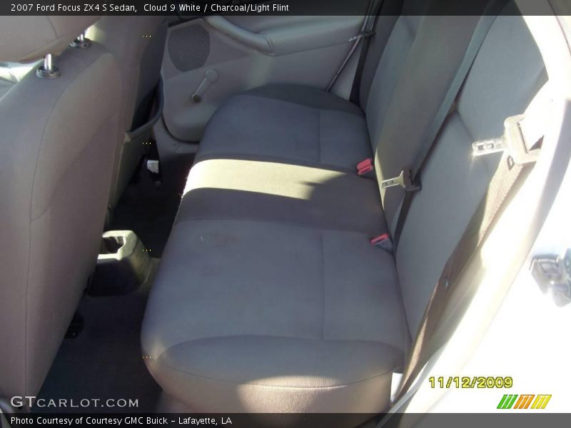 Cloud 9 White / Charcoal/Light Flint 2007 Ford Focus ZX4 S Sedan