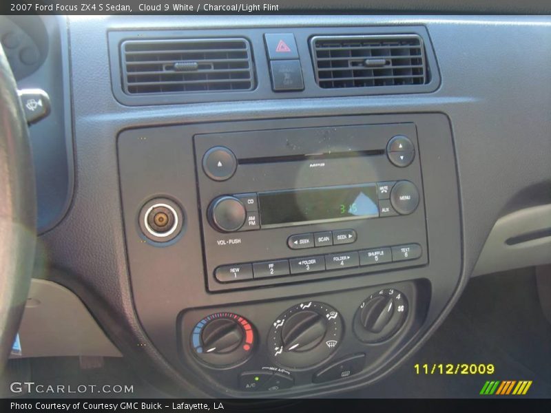 Cloud 9 White / Charcoal/Light Flint 2007 Ford Focus ZX4 S Sedan