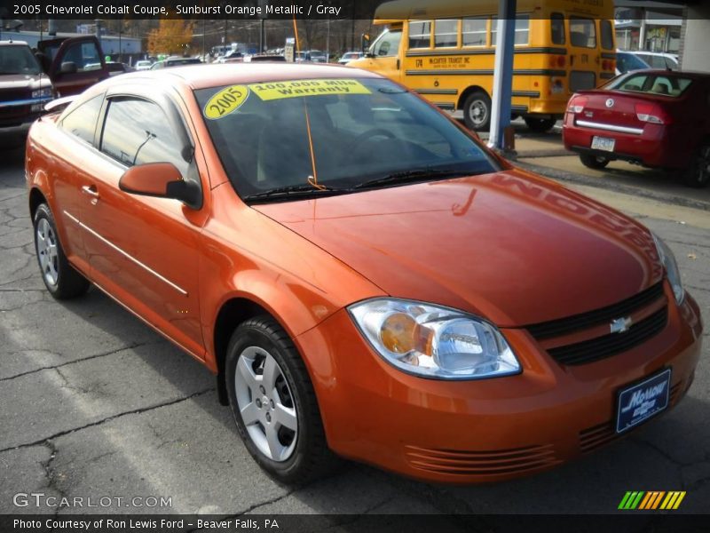 Sunburst Orange Metallic / Gray 2005 Chevrolet Cobalt Coupe
