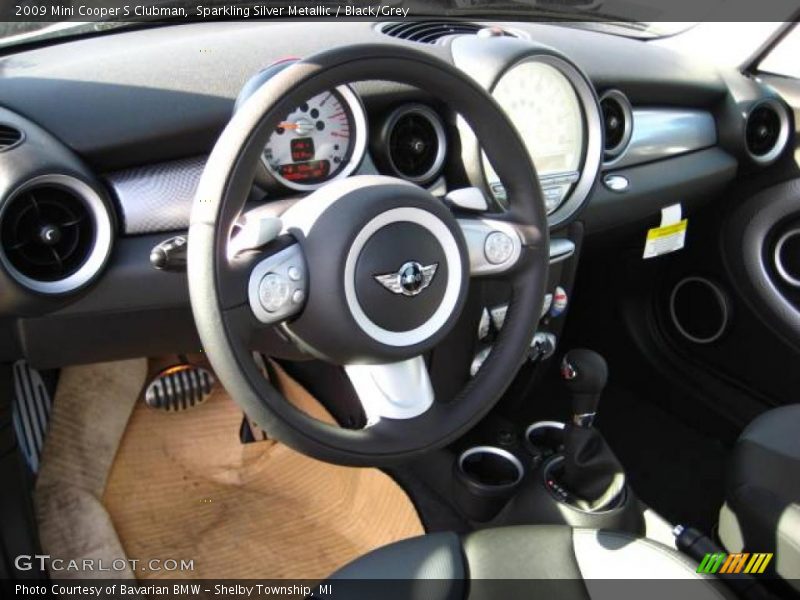 Sparkling Silver Metallic / Black/Grey 2009 Mini Cooper S Clubman