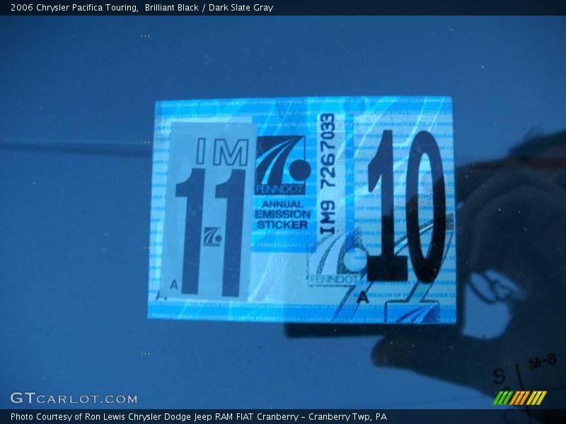 Brilliant Black / Dark Slate Gray 2006 Chrysler Pacifica Touring