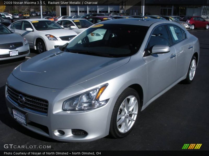 Radiant Silver Metallic / Charcoal 2009 Nissan Maxima 3.5 S