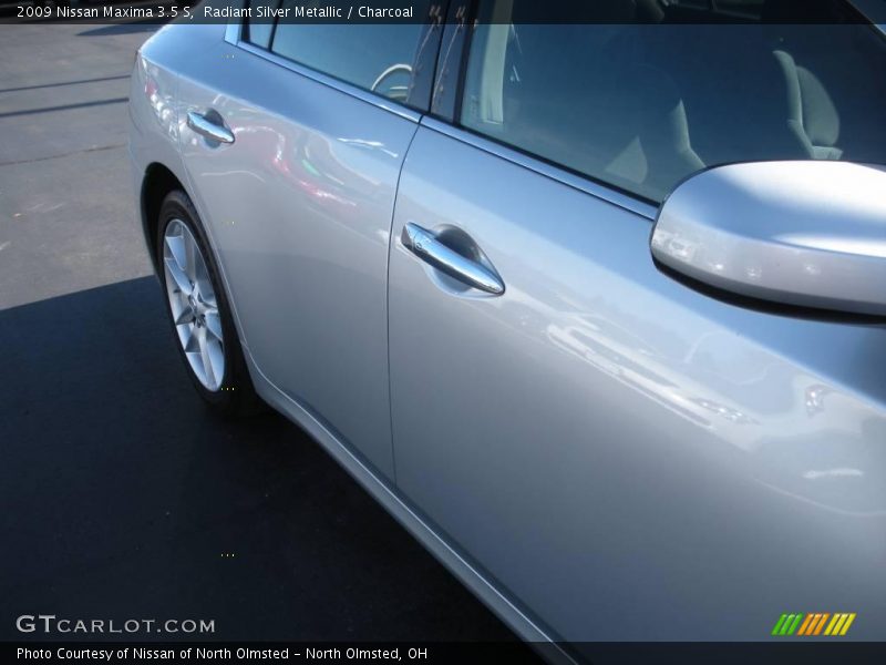Radiant Silver Metallic / Charcoal 2009 Nissan Maxima 3.5 S