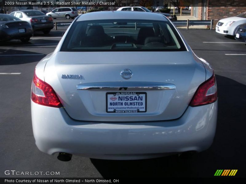 Radiant Silver Metallic / Charcoal 2009 Nissan Maxima 3.5 S