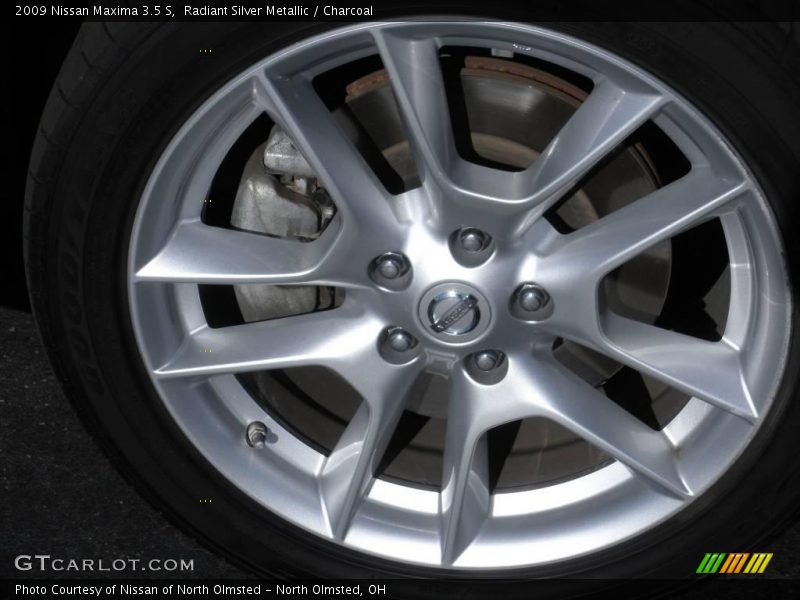Radiant Silver Metallic / Charcoal 2009 Nissan Maxima 3.5 S