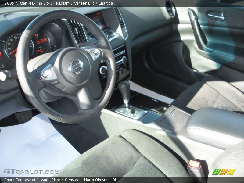 Radiant Silver Metallic / Charcoal 2009 Nissan Maxima 3.5 S