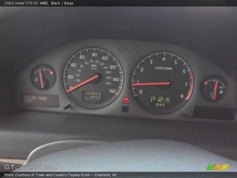 Black / Beige 2001 Volvo V70 XC AWD