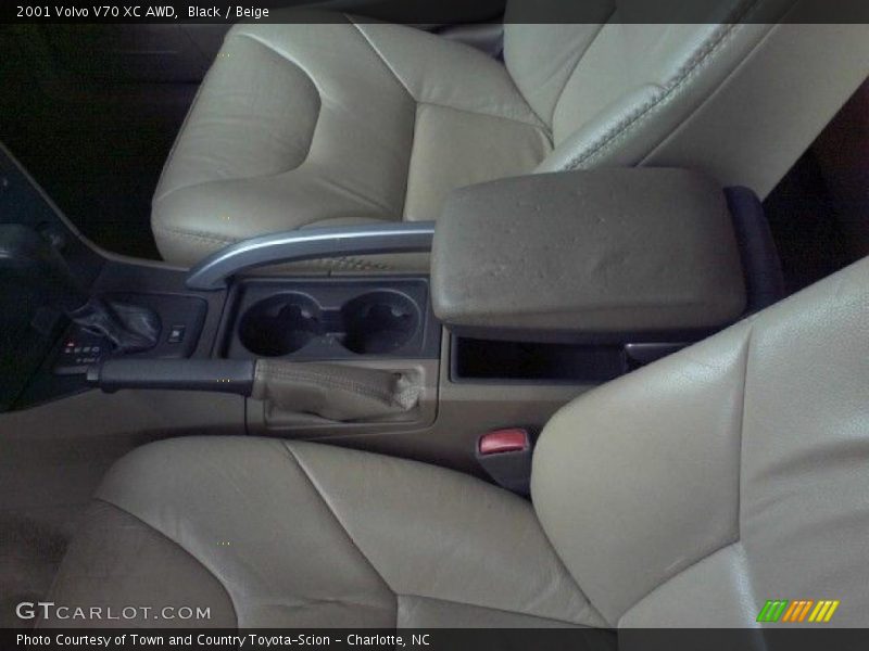 Black / Beige 2001 Volvo V70 XC AWD