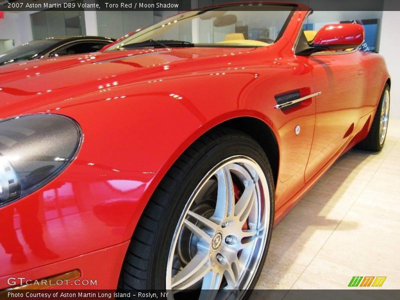 Toro Red / Moon Shadow 2007 Aston Martin DB9 Volante