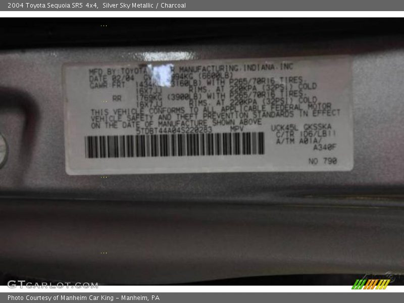 Silver Sky Metallic / Charcoal 2004 Toyota Sequoia SR5 4x4