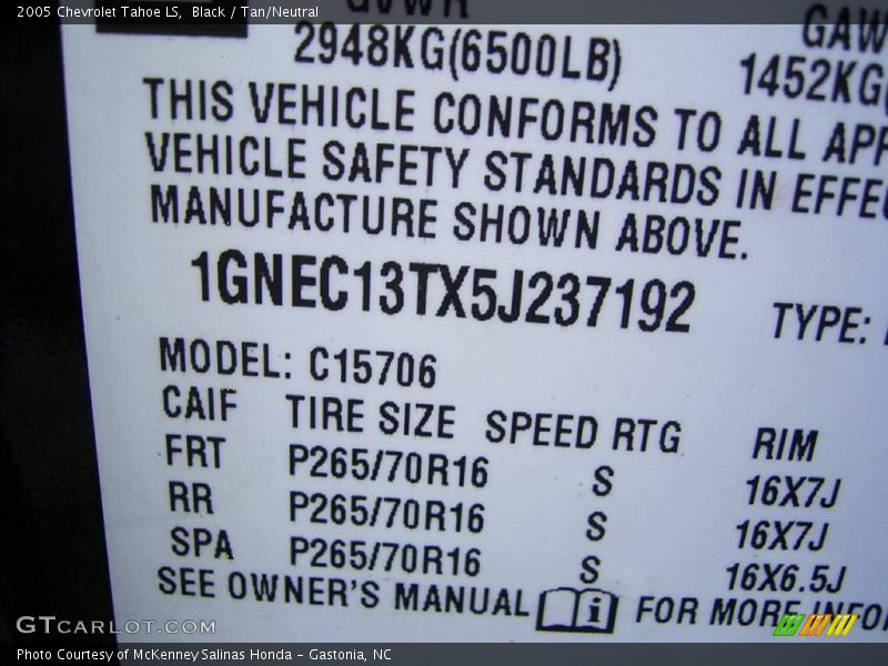 Black / Tan/Neutral 2005 Chevrolet Tahoe LS