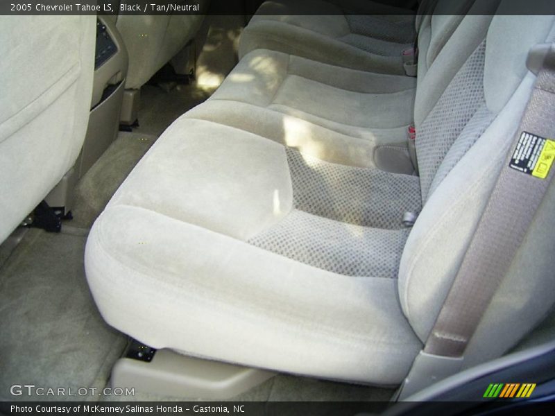 Black / Tan/Neutral 2005 Chevrolet Tahoe LS