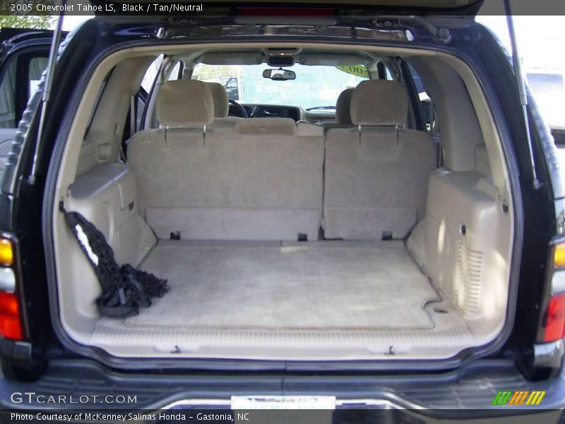 Black / Tan/Neutral 2005 Chevrolet Tahoe LS
