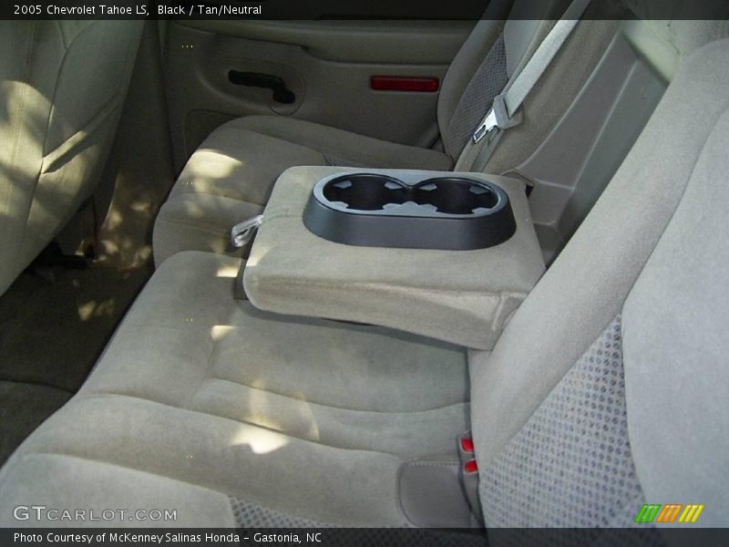 Black / Tan/Neutral 2005 Chevrolet Tahoe LS