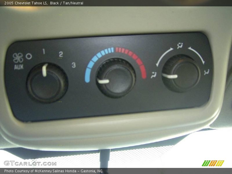 Black / Tan/Neutral 2005 Chevrolet Tahoe LS