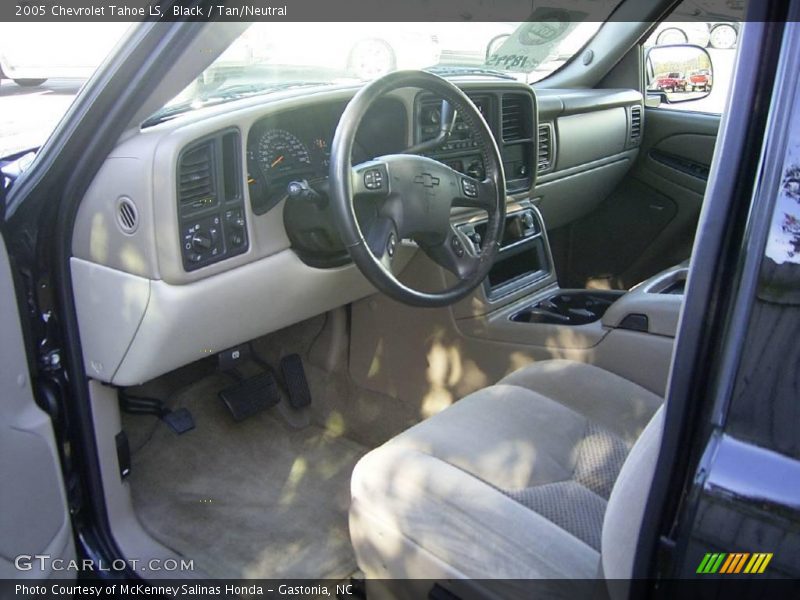 Black / Tan/Neutral 2005 Chevrolet Tahoe LS