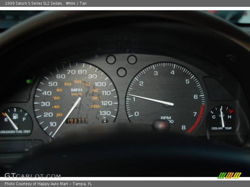 White / Tan 1999 Saturn S Series SL2 Sedan