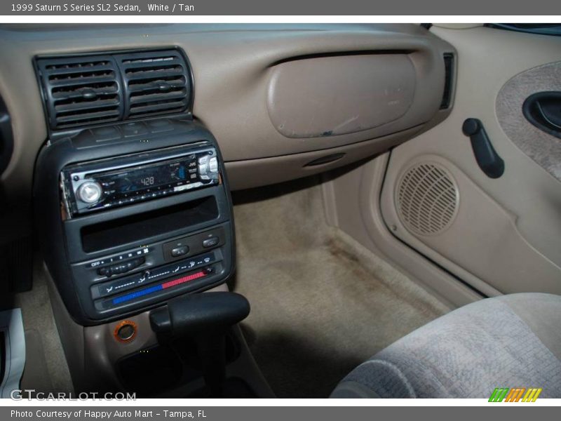 White / Tan 1999 Saturn S Series SL2 Sedan