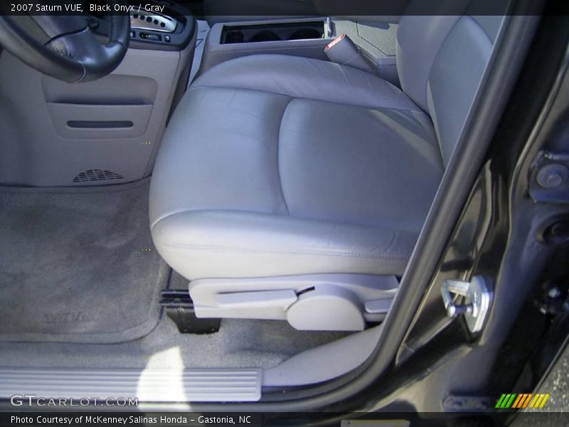Black Onyx / Gray 2007 Saturn VUE
