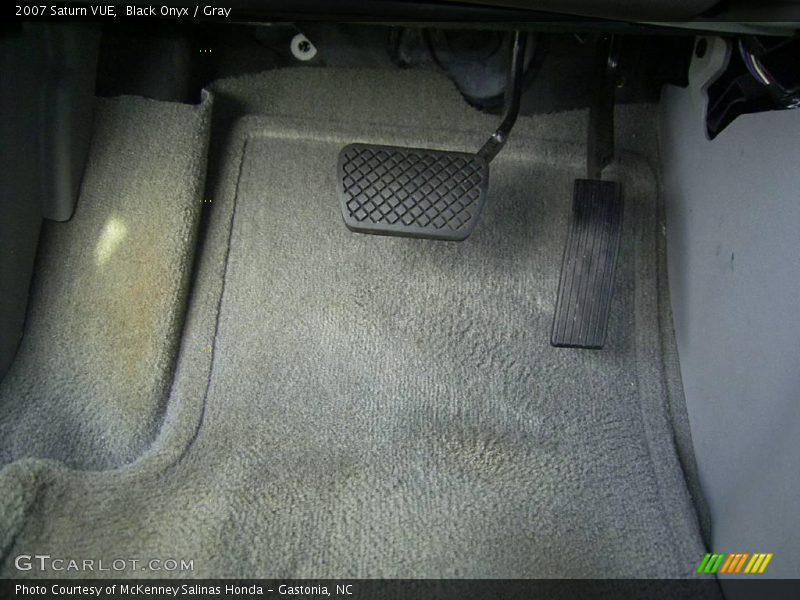 Black Onyx / Gray 2007 Saturn VUE