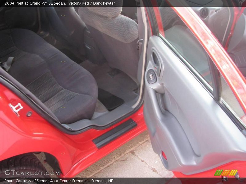 Victory Red / Dark Pewter 2004 Pontiac Grand Am SE Sedan