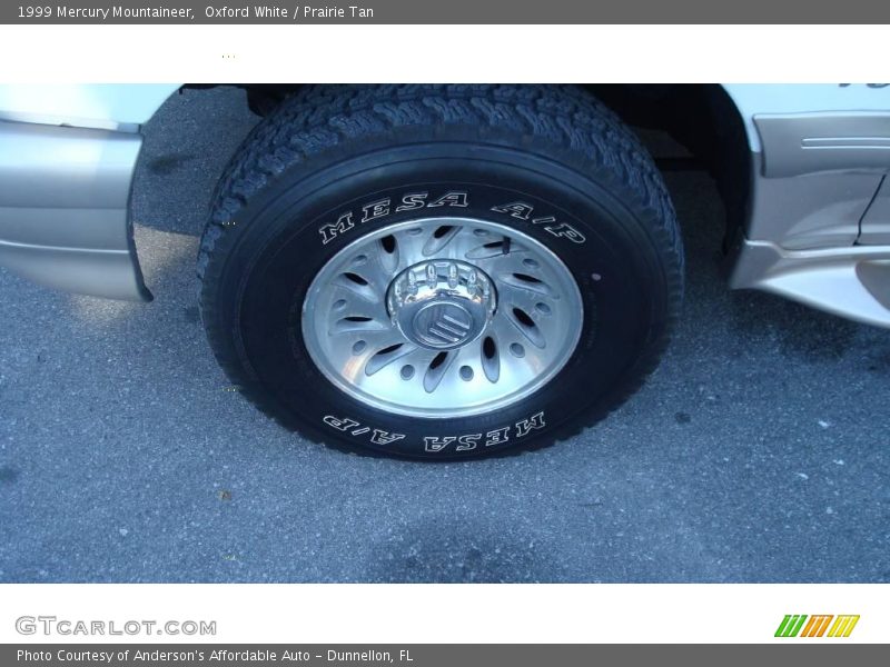 Oxford White / Prairie Tan 1999 Mercury Mountaineer