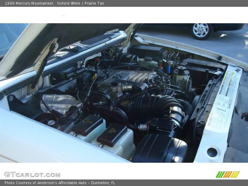 Oxford White / Prairie Tan 1999 Mercury Mountaineer