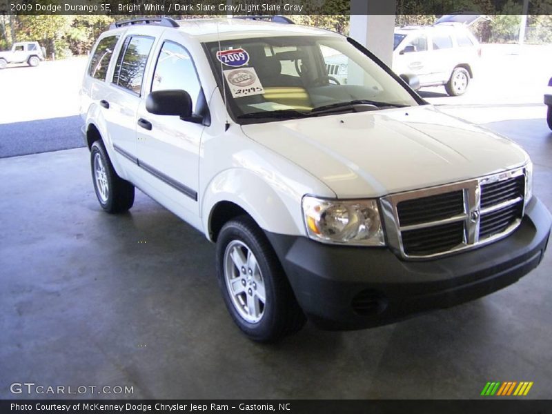 Bright White / Dark Slate Gray/Light Slate Gray 2009 Dodge Durango SE