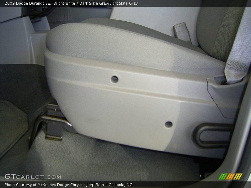 Bright White / Dark Slate Gray/Light Slate Gray 2009 Dodge Durango SE