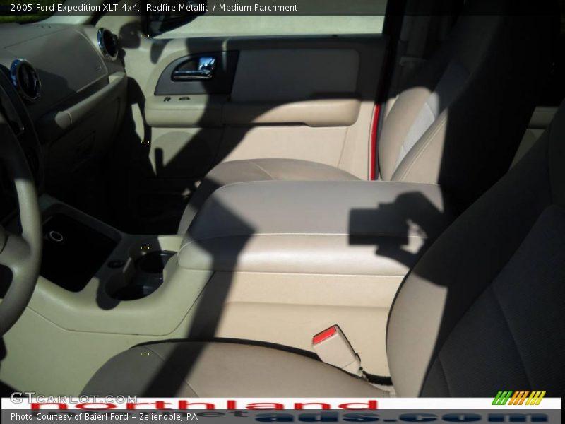 Redfire Metallic / Medium Parchment 2005 Ford Expedition XLT 4x4