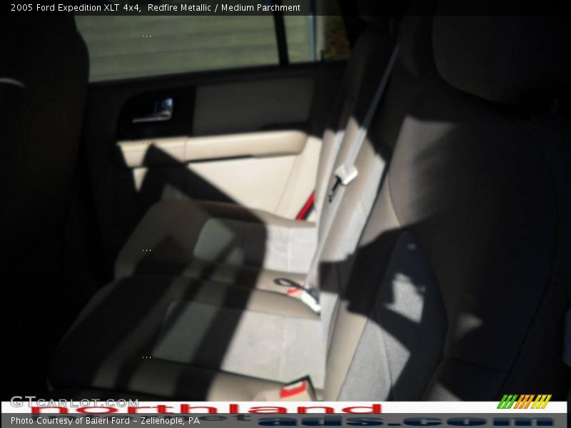 Redfire Metallic / Medium Parchment 2005 Ford Expedition XLT 4x4